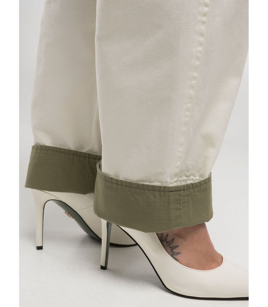 カラーブロック コンフォートフィットホワイトパンツ（セットアップモデル） 詳細画像 バターホワイトオリーブ 6